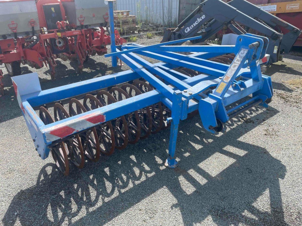 E-FARM: Carré tassadisque - Presses and roller - id 8JMDAWP - Year of construction: 2014 - France