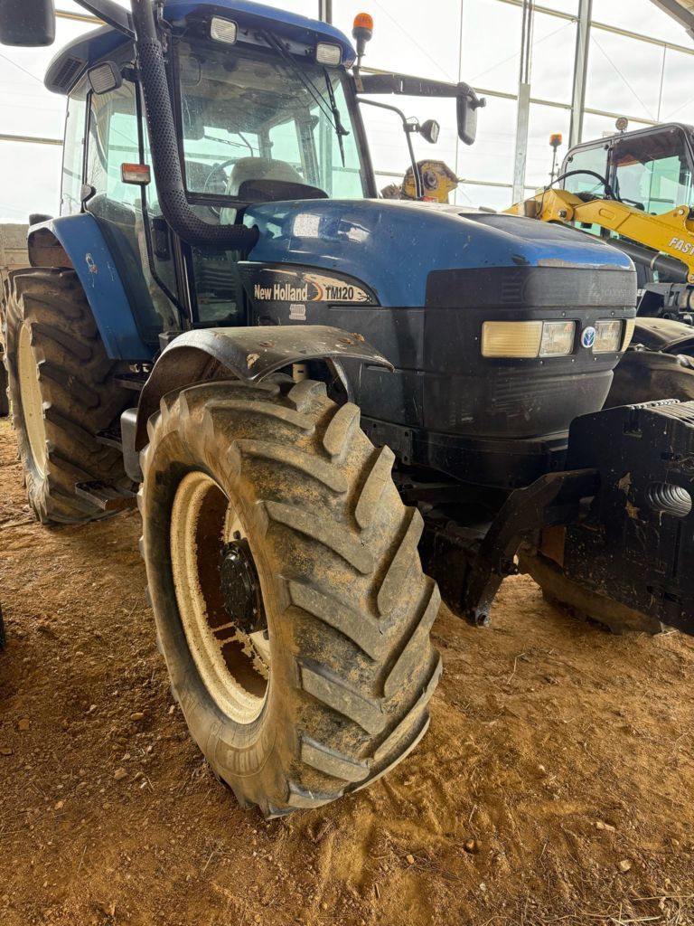 E-FARM: New Holland TM120 - Tractor - id 7RNCDBQ - €21,990 - Year of construction: 2003 - Engine hours: 9,900,Engine power (HP): 120,France