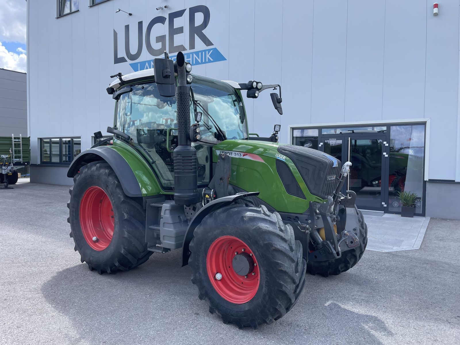Fendt 313 Vario Tractor €74,750