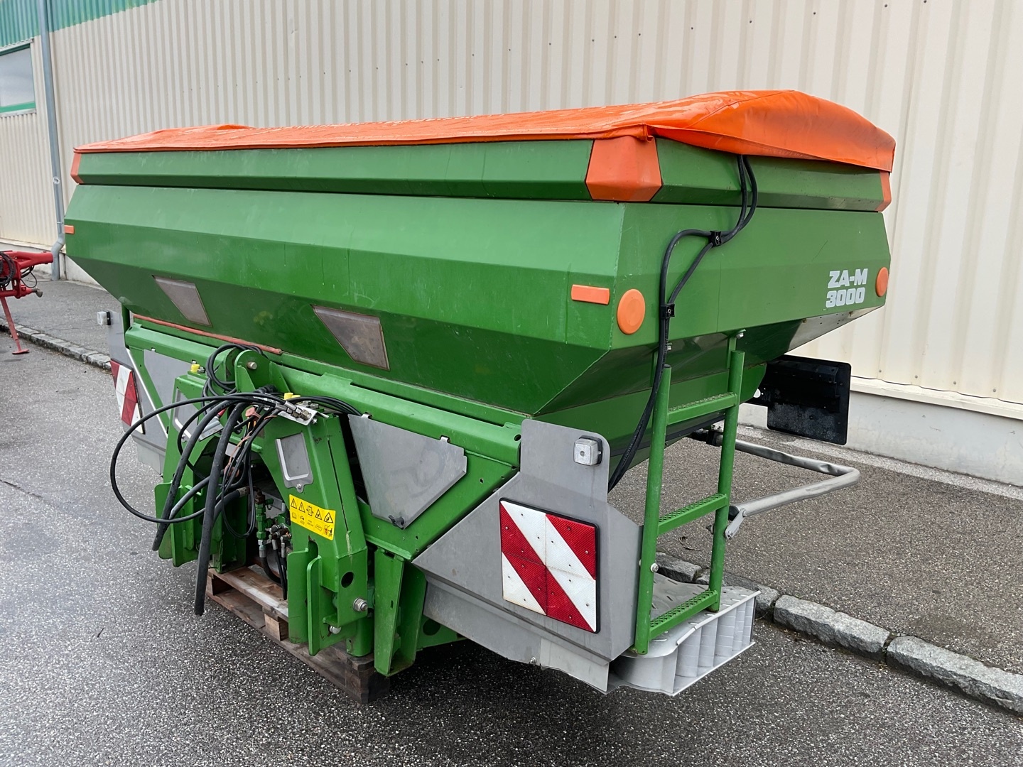 Amazone ZA-M ultra 3000 fertiliserspreaders €11,333