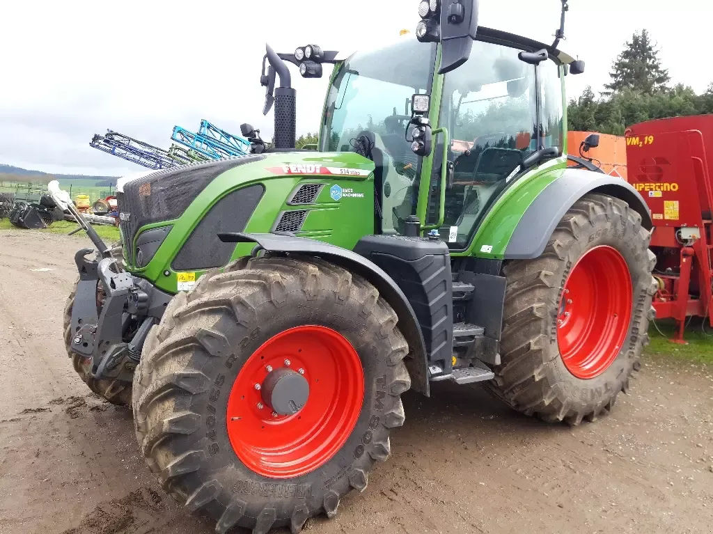 E-FARM: Fendt 514 Vario - Tractor - id TJBMNUV - €128,000 - Year of construction: 2022 - Engine hours: 410,Engine power (HP): 140,France
