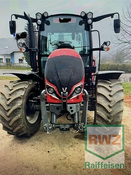 E-FARM: Valtra A85 - Tractor - id MRERQGH - €42,000 - Year of construction: 2022 - Engine hours: 660,Germany
