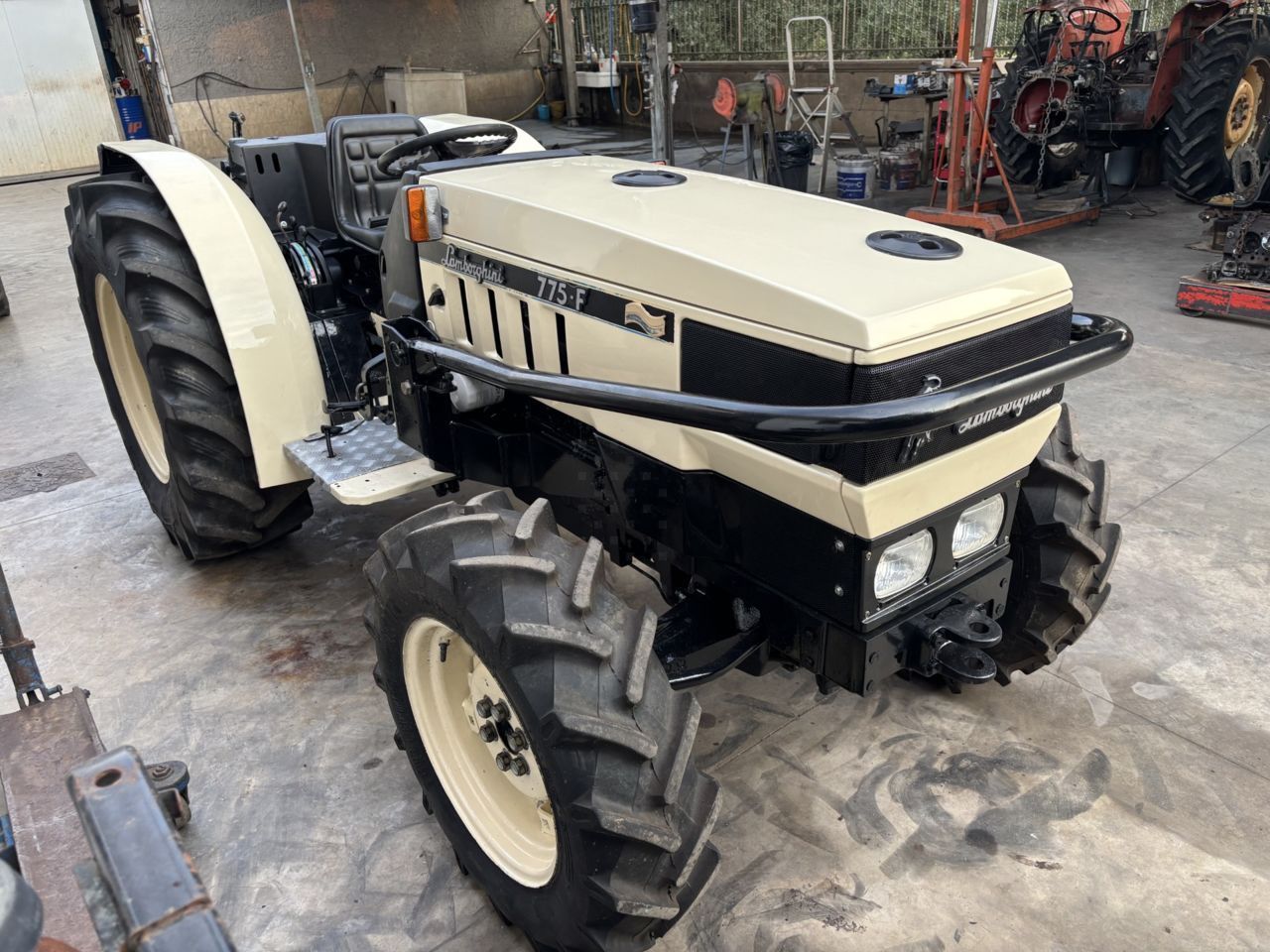 Lamborghini 775 dtf Traktor 16 700 €