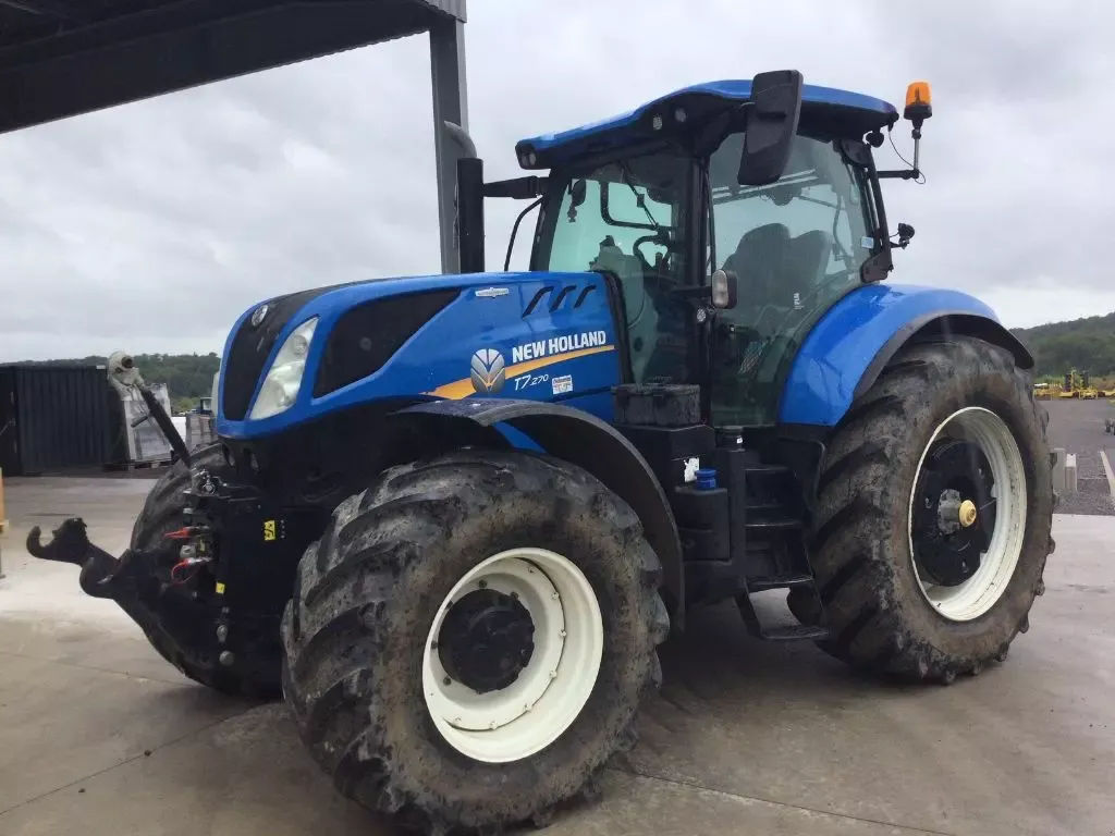 E-FARM: New Holland T7.270 - Traktor - id DFVY672 - 89 500 € - Rok produkcji: 2019 - Motogodziny: 3267,Moc silnika: 240,Francja