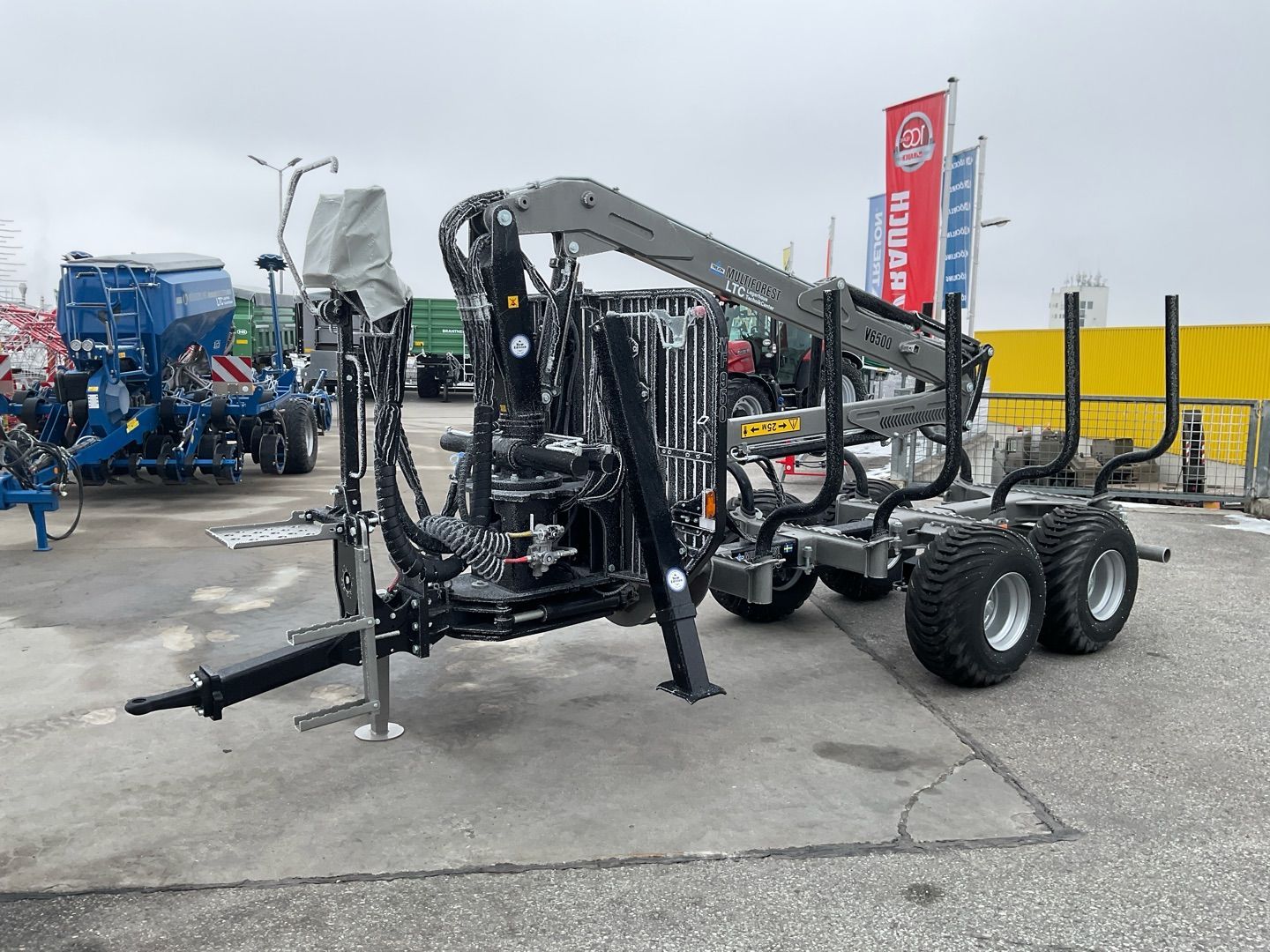 E-FARM: Trejon Multiforest MF 950 / V 6500 - Remolque forestal - id NGJBDNE - 21.325 € - Año: 2024 - Austria