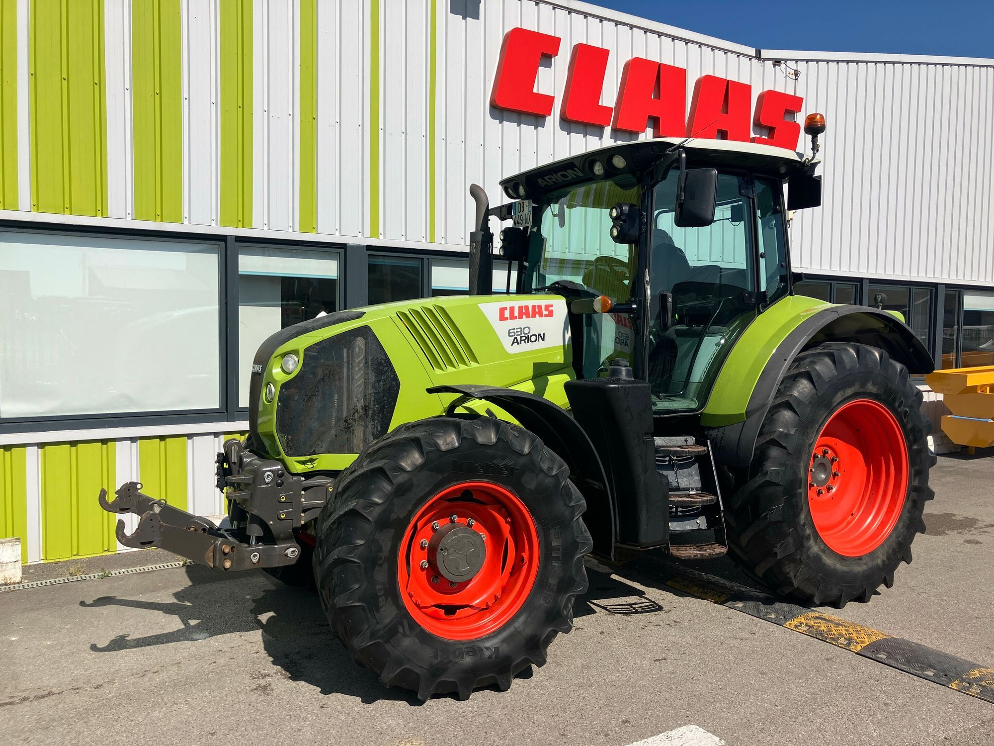 E-FARM: Claas Arion 630 - Tracteur - id JGMNQIV - 45 000 € - Année: 2013 - Lecture du nombre d'heure: 5 885,Puissance du moteur (chevaux): 165