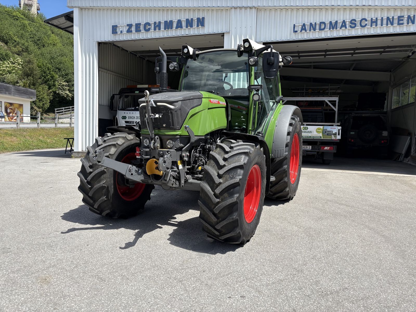 Fendt 211 Vario Traktor 118.500 €
