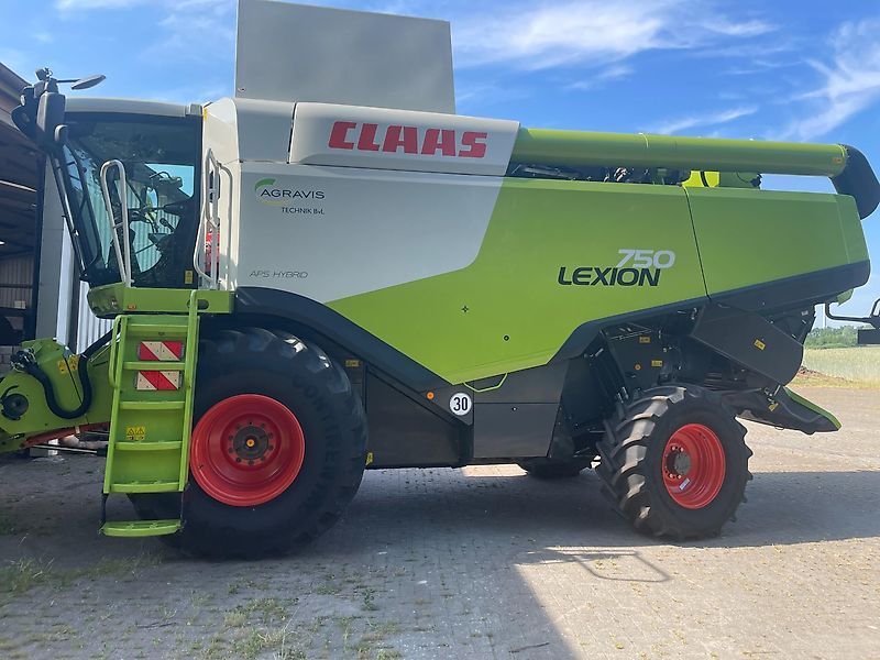 Claas Lexion 750 Combine harvester €145,000