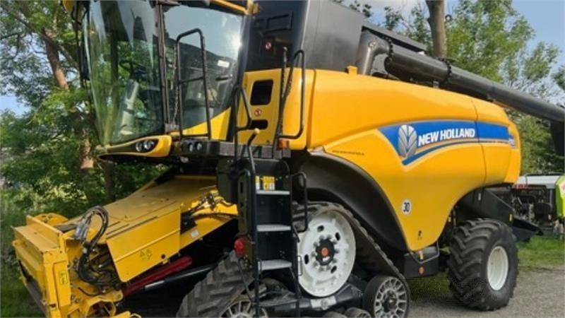 New Holland CX 8.90 Moissonneuse-batteuse 240 308 €