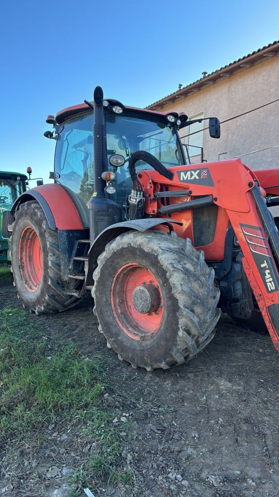 E-FARM: Kubota M7151 - Tractor - id TIVJGD2 - Año: 2017 - Horas: 5800,Potencia del motor: 150,Italia