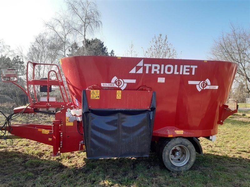 TRIOLIET Solomix 2-1200 feedingwagon €41,800