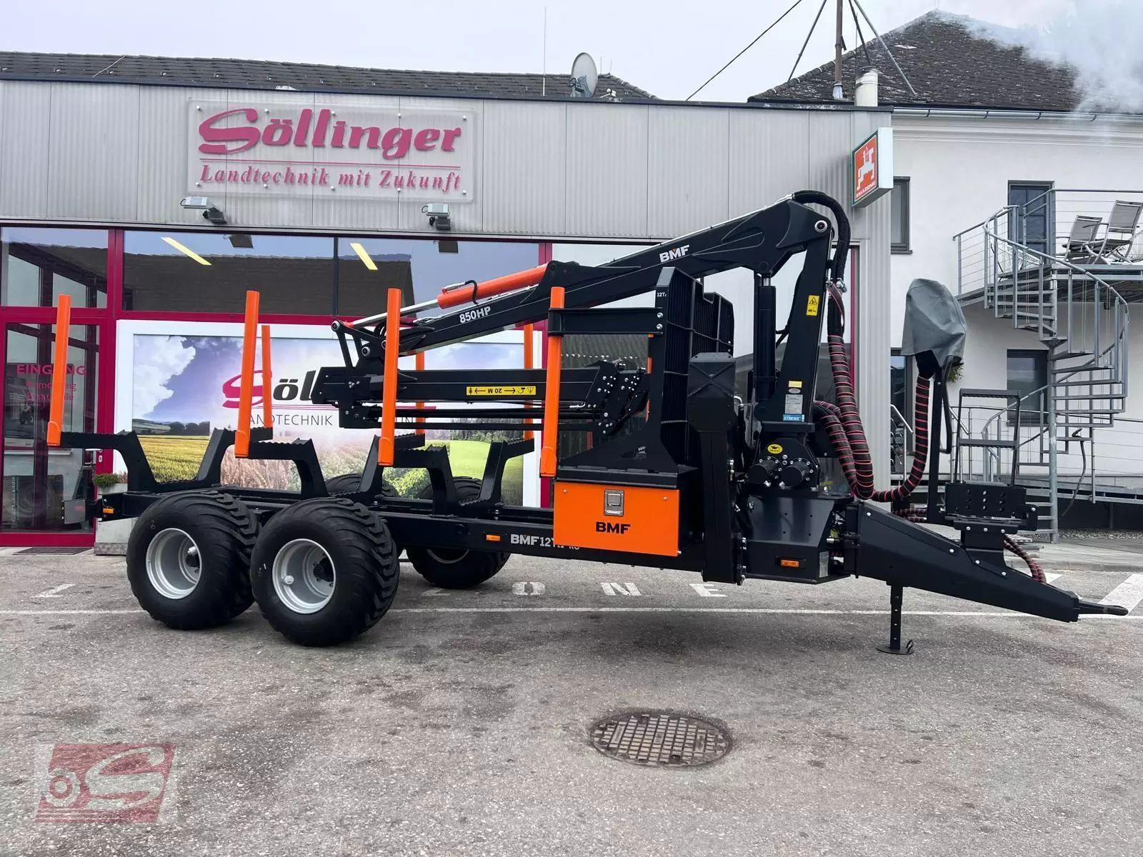 BMF bmf 12t2 mit bmf 850 hp kran Forestry trailer