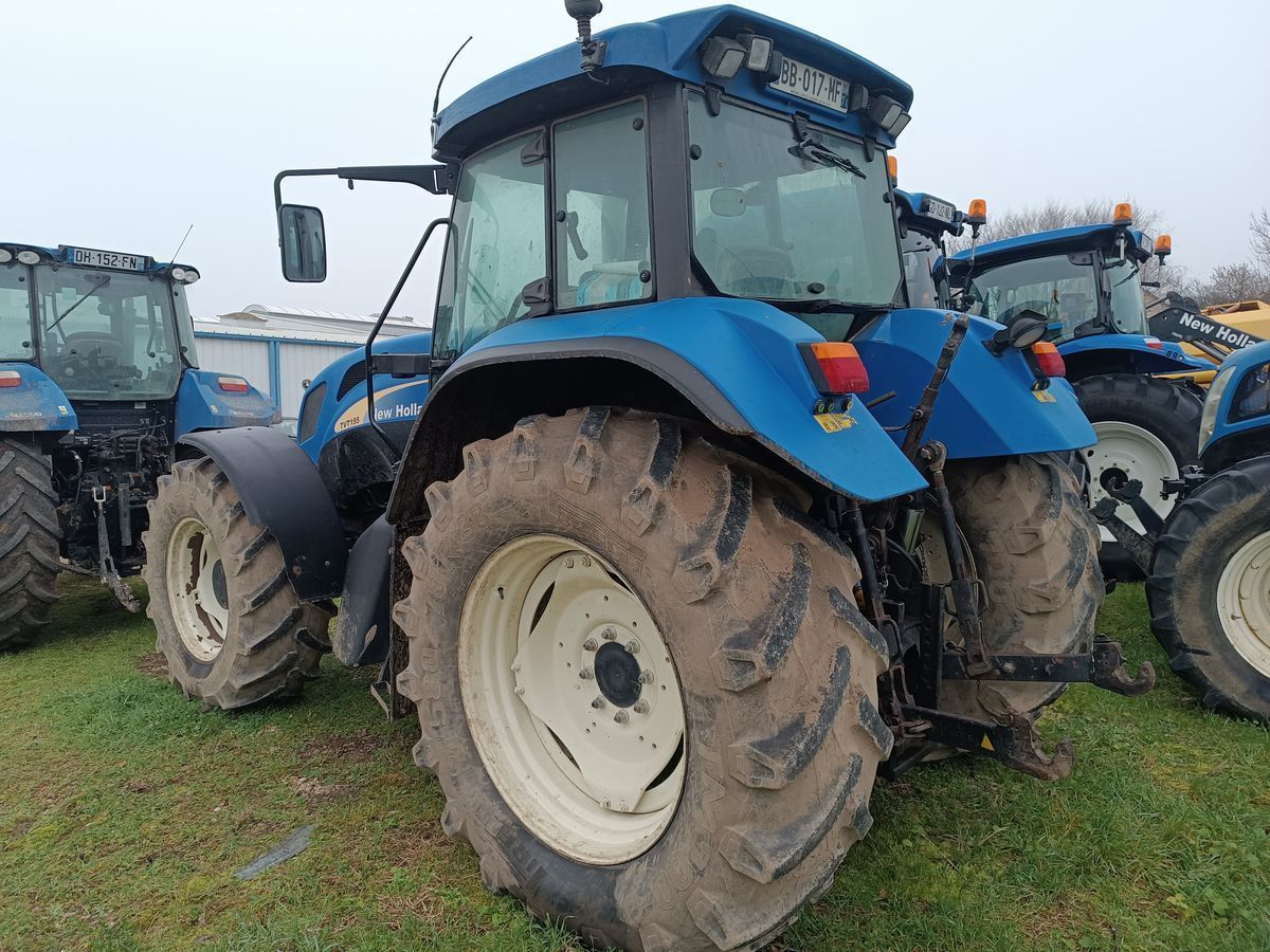 E-FARM: New Holland TVT155 - Trattore - id YE8AMJB - 23.000 € - Anno di costruzione: 2005 - Ore: 6.376,Potenza del motore: 155,Francia