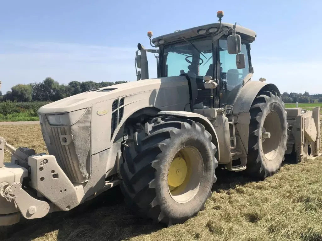 E-FARM: John Deere 8345 R - Traktor - id MPFTCKW - 122.000 € - Baujahr: 2015 - Abgelesene Motorstunden: 5.300,Motorleistung (PS): 345,Frankreich