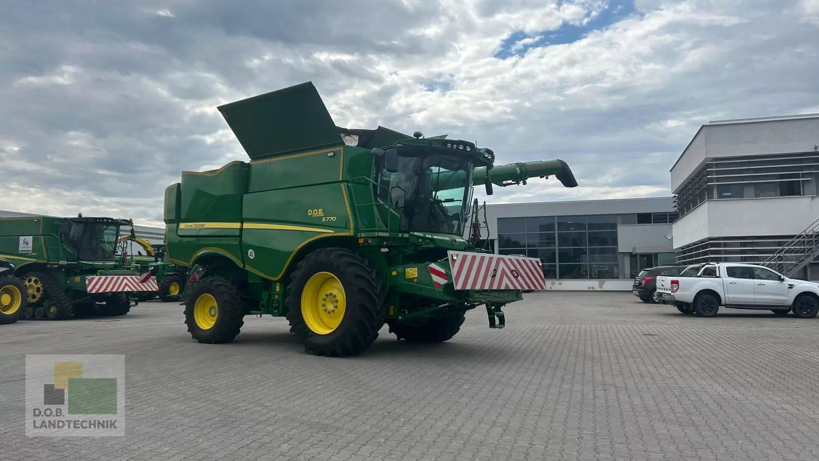 E-FARM: John Deere S770 - Moissoneuse-batteuse - id LDPKDEX - Année: 2023 - Lecture du nombre d'heure: 310,Puissance du moteur (chevaux): 455,Allemagne