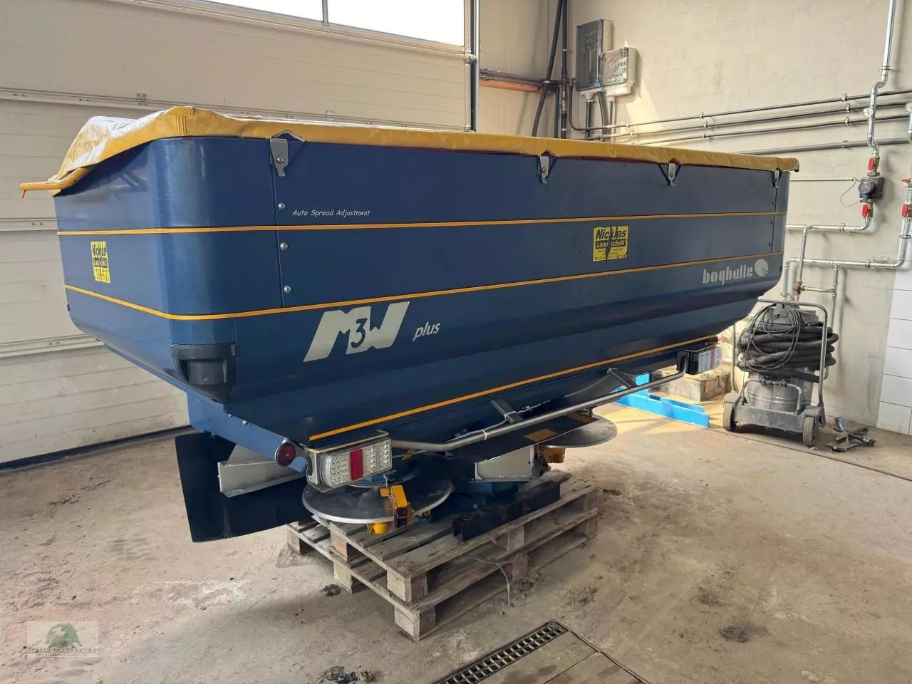 Bogballe m3w, 3000 l Rozsiewacz nawozów 6000 €