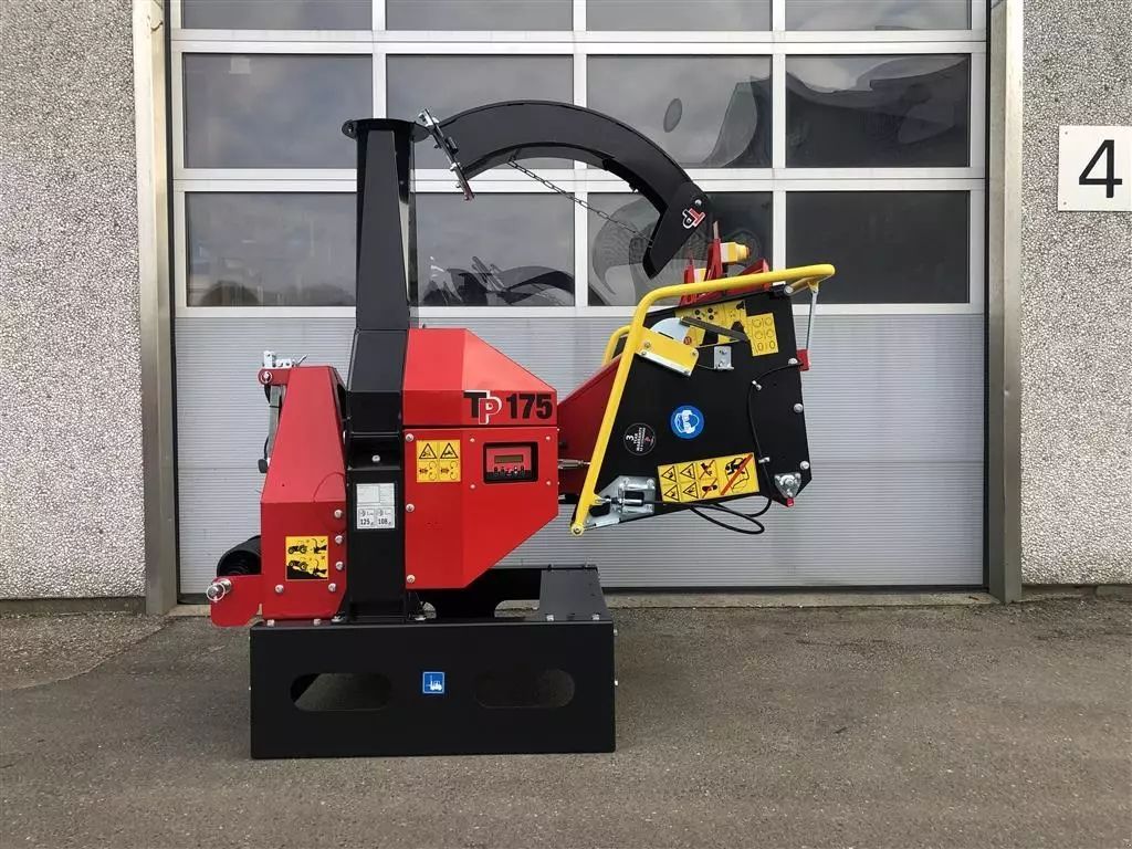 E-FARM: sonstige 175 pto med tp pilot + - Déchiqueteuse et broyeur de bois - id V9JXNHF - 12 730 € - Danemark