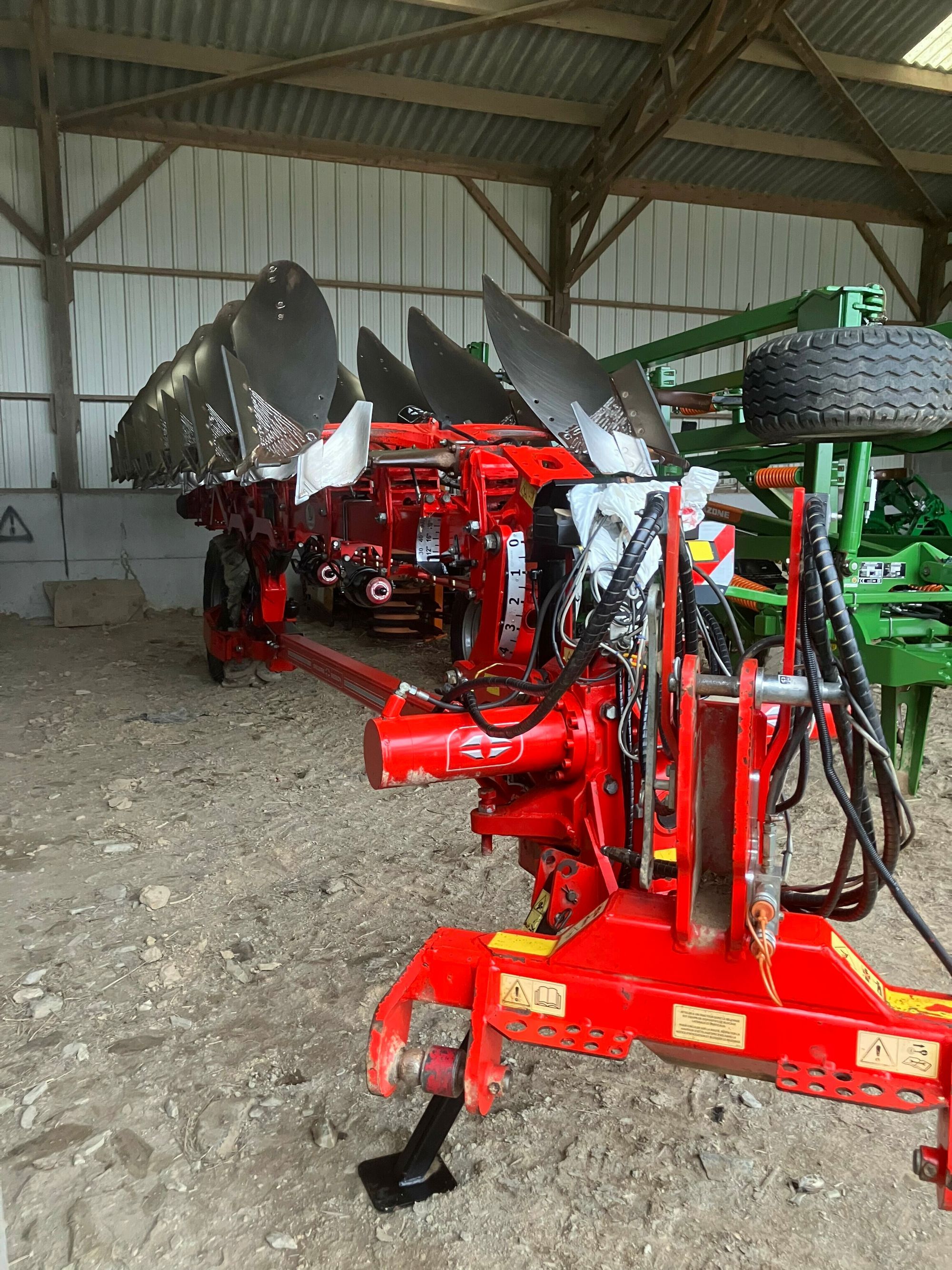 E-FARM: GREGOIRE BESSON 8 corps - Pflug - id GSCPNCM - 28.000 € - Baujahr: 2018