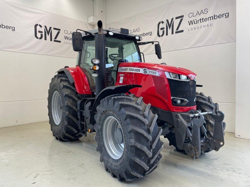 Massey Ferguson 7724 tractor 115 000 €