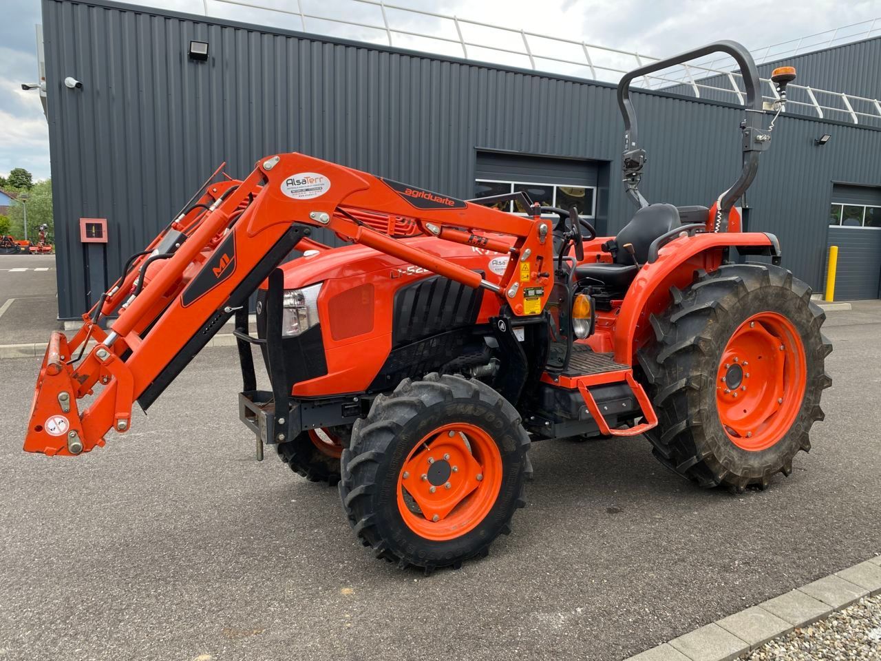 E-FARM: Kubota l1 522 - Trattore - id BNWAR1C - 31.900 € - Anno di costruzione: 2022 - Ore: 350,Potenza del motore: 52,Francia