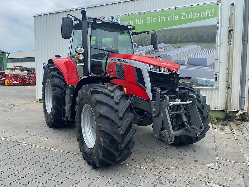 Massey Ferguson 7S.210 Traktor 150 000 €