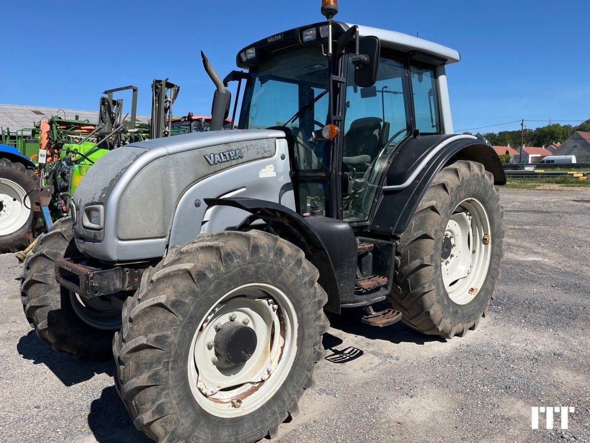 Valtra N 121 tractor 27.000 €