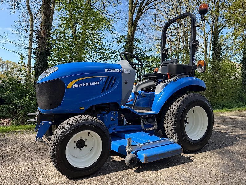 New Holland Boomer 25 Tractor