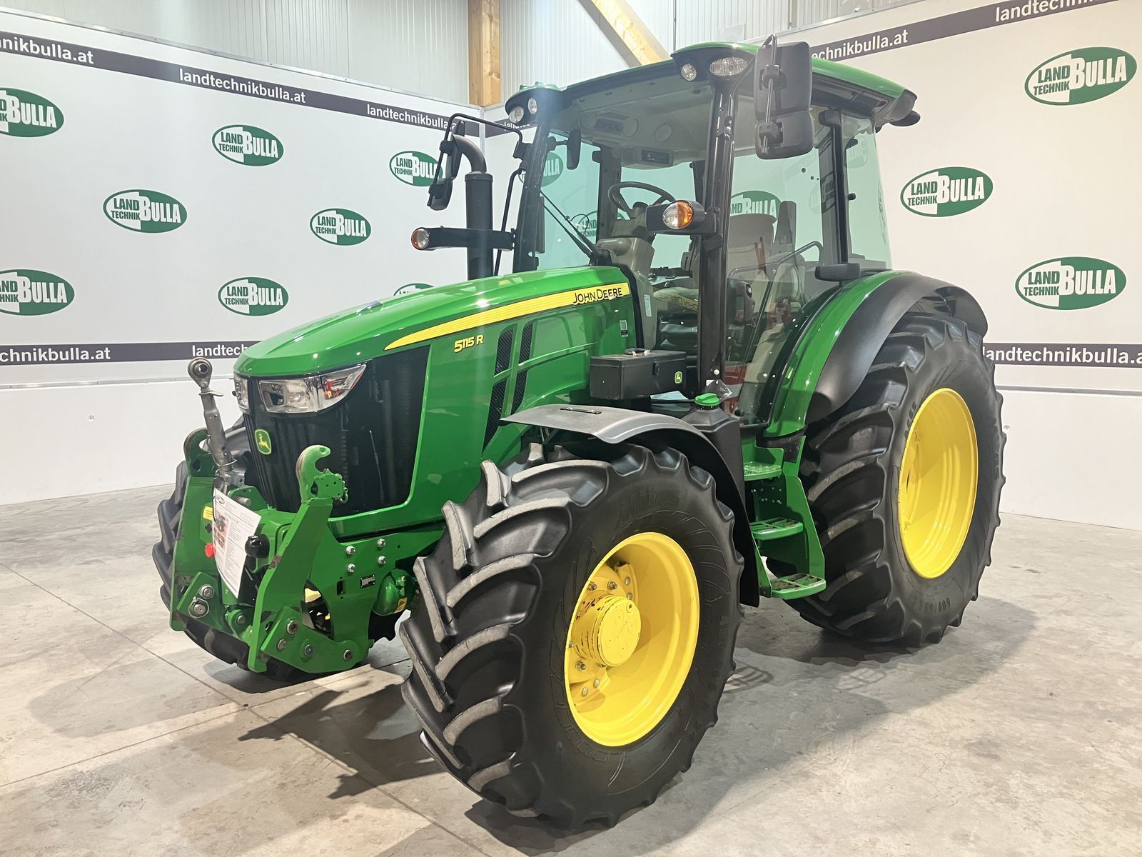 E-FARM: John Deere 5115 R - Traktor - id J9A1GEP - 70.354 € - Baujahr: 2018 - Abgelesene Motorstunden: 1.030,Motorleistung (PS): 115,Österreich