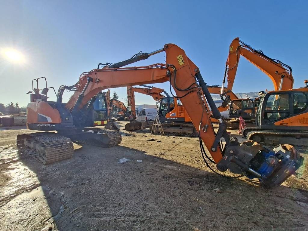 Doosan dx 235 lcr-5 Escavatore cingolato 84.036 €