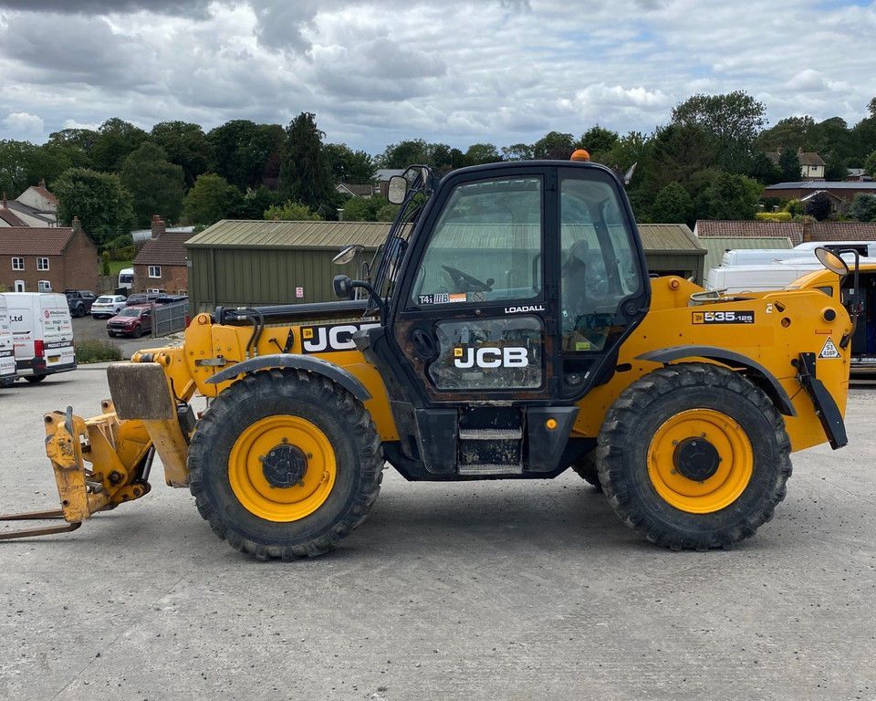 JCB 535-125 Teleskoplader 28.855 €