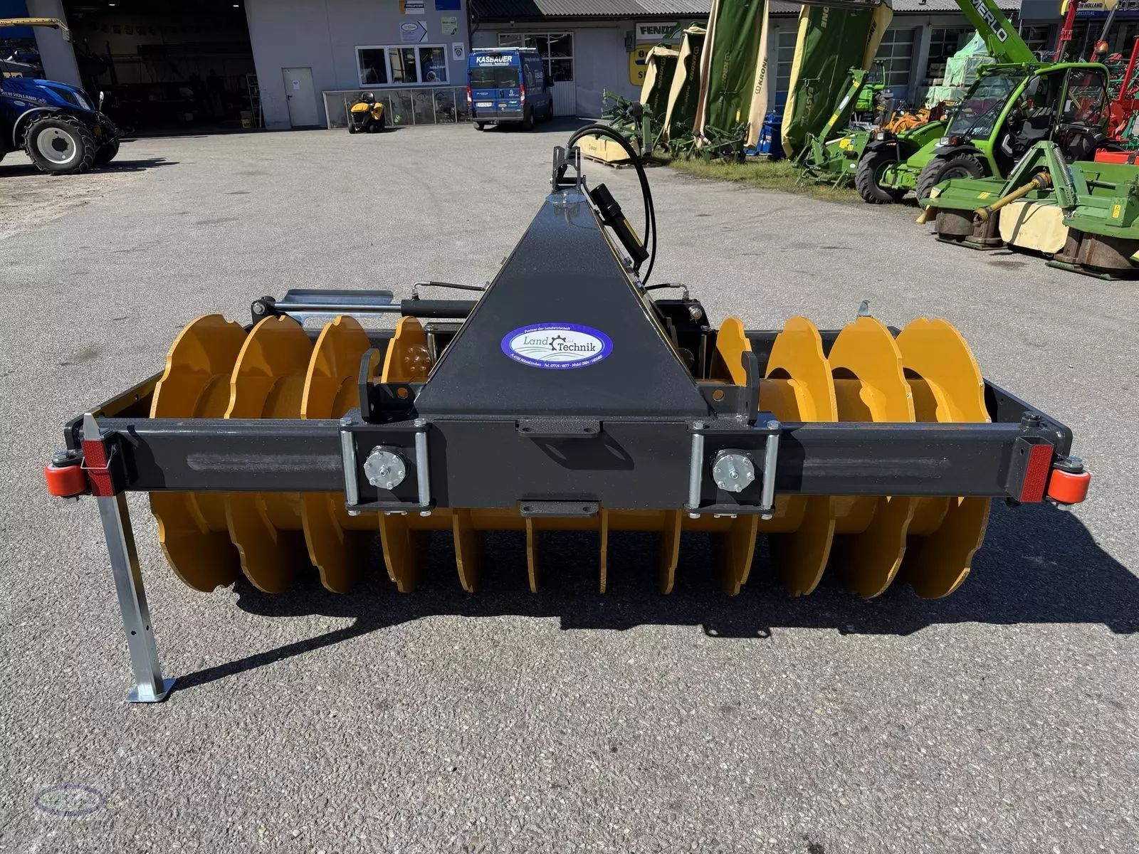 E-FARM: MAMMUT sk 250h silowalze - Silage cutter and feeder - id NADUC7M - €11,125 - Year of construction: 2025 - Austria