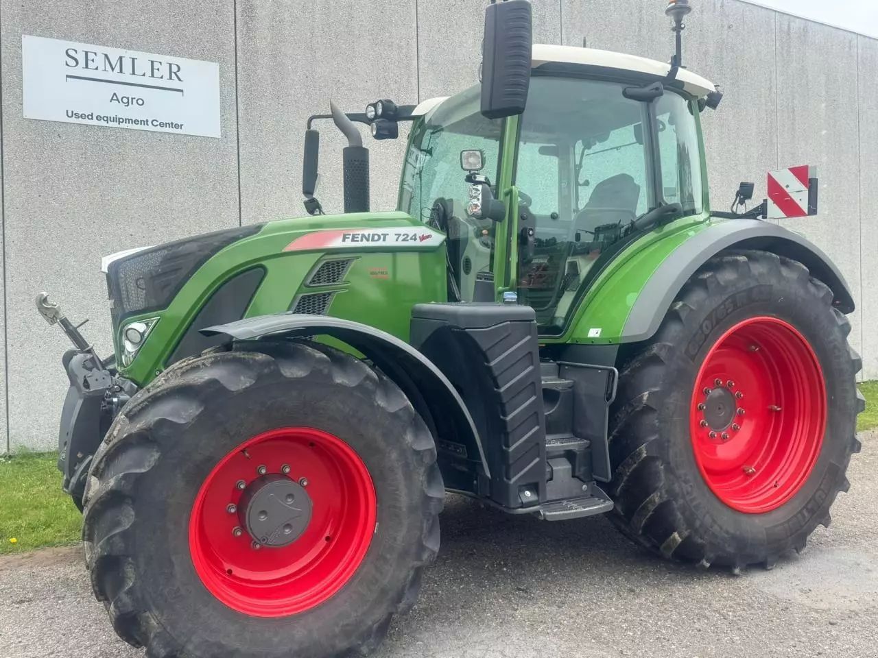 E-FARM: Fendt 724 Vario - Tractor - id RNSCERX - 164.210 € - Año: 2020 - Horas: 2206,Dinamarca