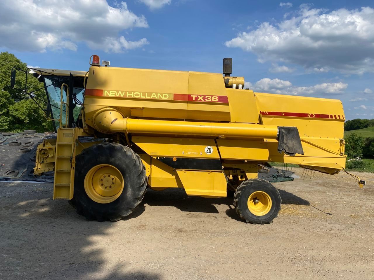 New Holland TX 36 Combine harvester €18,000