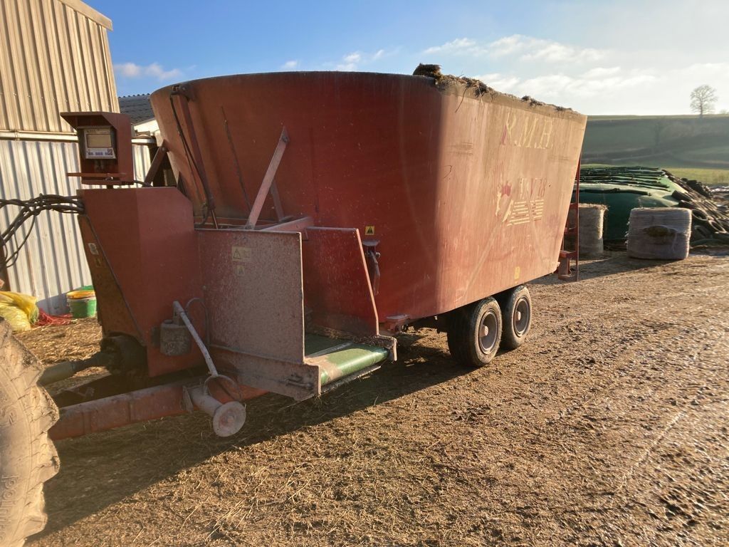 E-FARM: RMH wav 18 - Mixer feeder - id XWQVS5X - €6,000 - Year of construction: 2005 - France