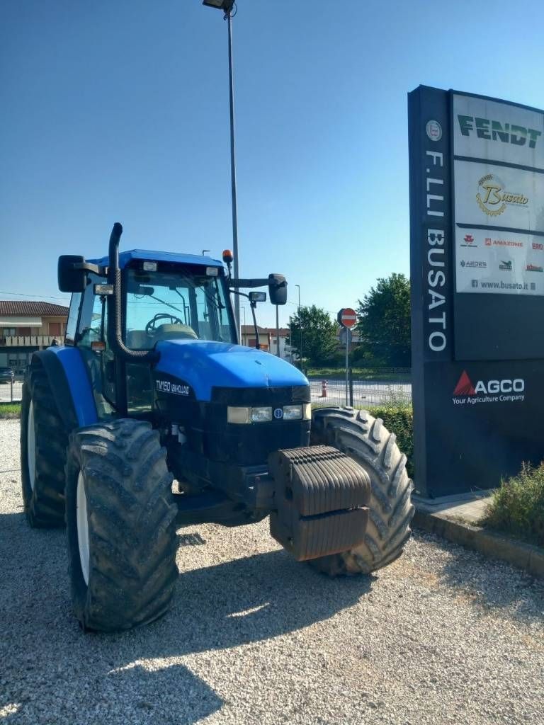 New Holland TM 150 Trattore