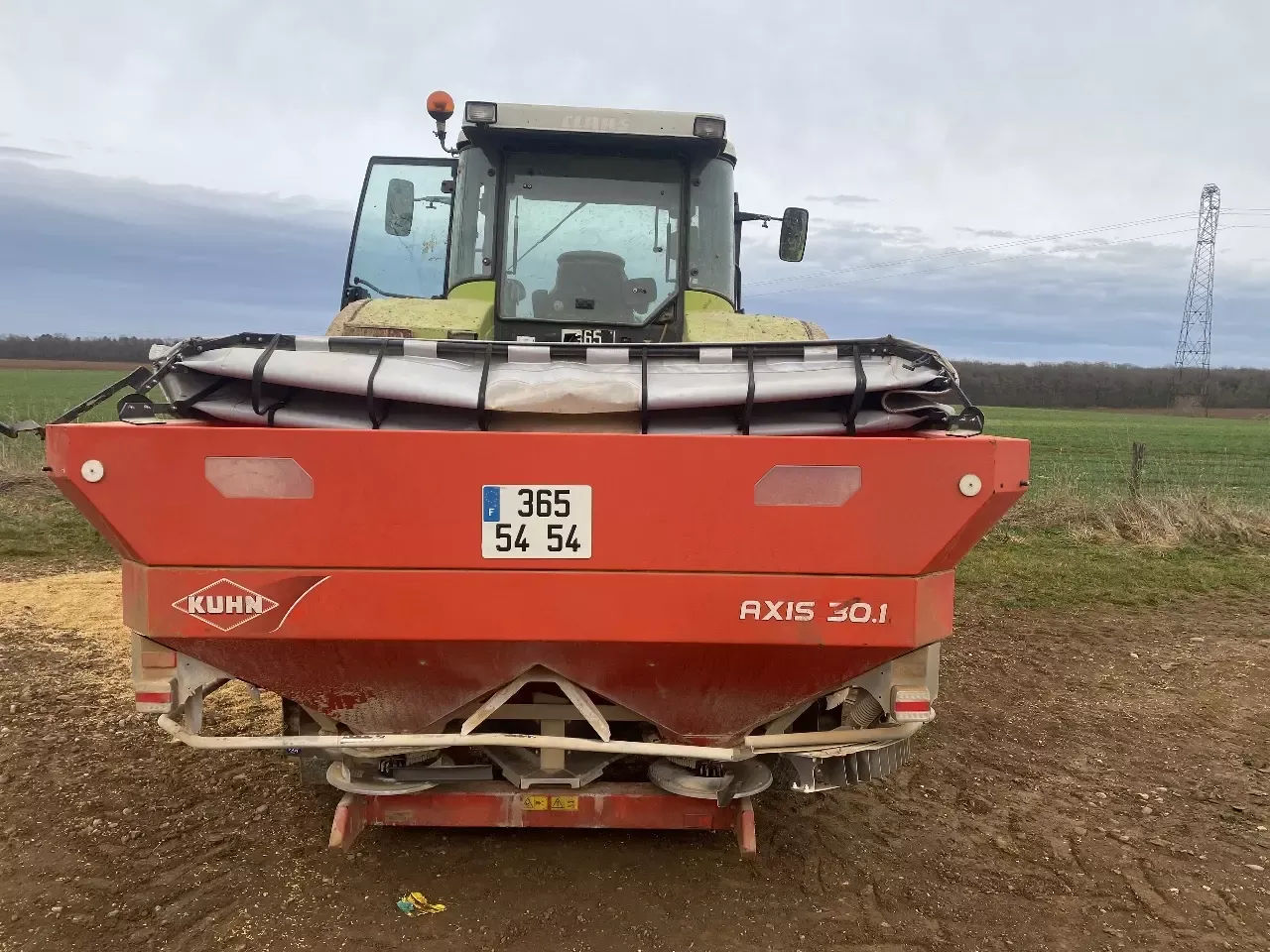 E-FARM: Kuhn axis 30.1 - Düngerstreuer - id 81J6ZUU - 7.500 € - Baujahr: 2012 - Frankreich