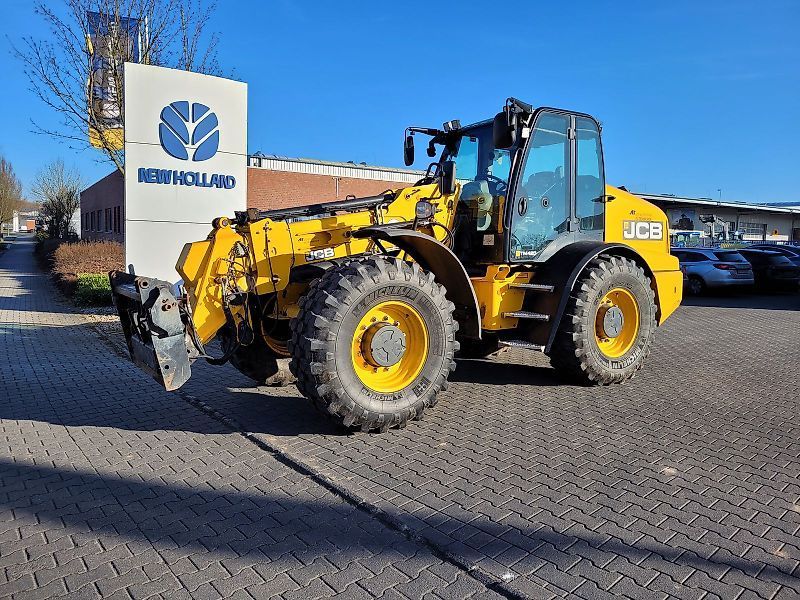 E-FARM: JCB tm 420 teleskopradlader - šarnyrinis krautuvas - id XI5KWFR - 92 353 € - Gamybos metai: 2018 - Variklio darbo valandos: 4 570,Vokietija