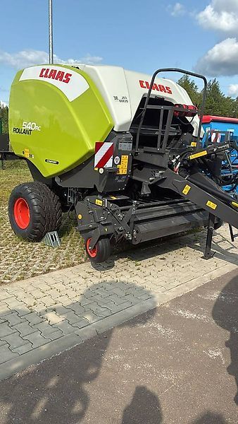 E-FARM: Claas Rollant 540 RC - Empacadora - id SCIJBSX - 49.900 € - Año: 2024 - Las balas producidas: 100,Letonia