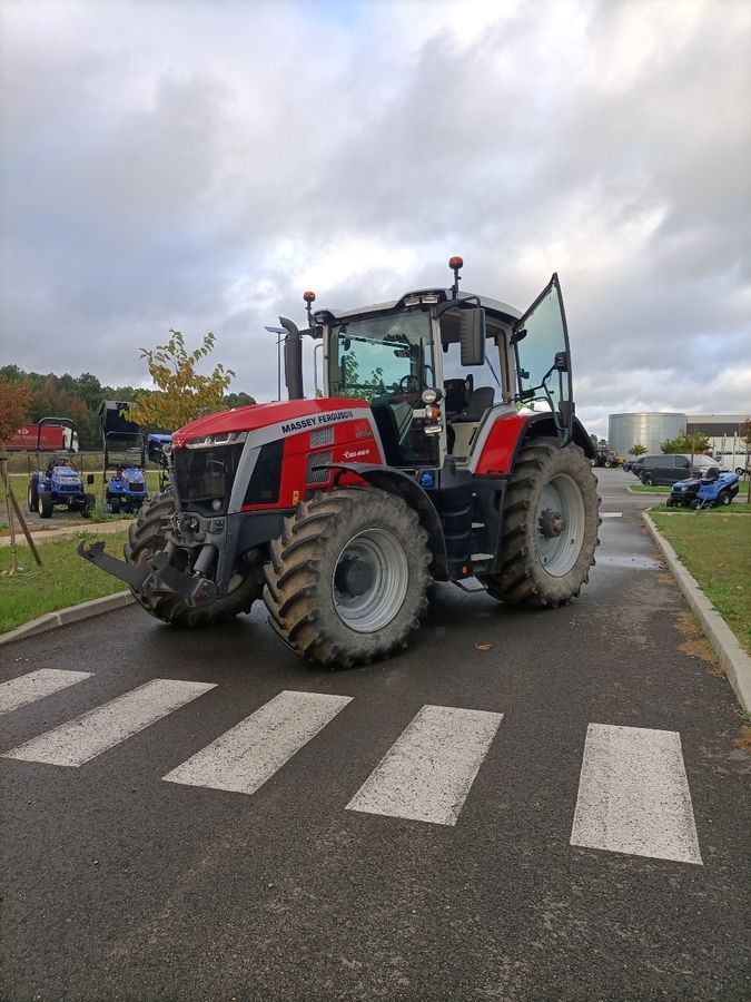 E-FARM: Massey Ferguson 8S.205 - Traktor - id M3KCNVP - 125.000 € - Baujahr: 2021 - Abgelesene Motorstunden: 1.500,Motorleistung (PS): 200,Frankreich