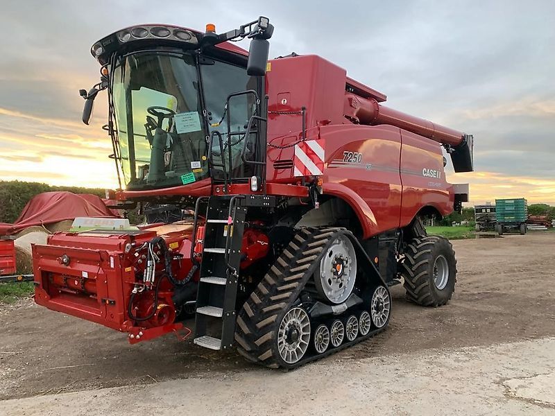 E-FARM: Case IH 7250 - Cosechadora - id SKRFK9Y - 310.000 € - Año: 2022 - Horas: 180,Potencia del motor: 517,Austria