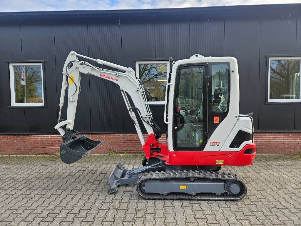 Takeuchi tb225 Minigraver 29.950 €