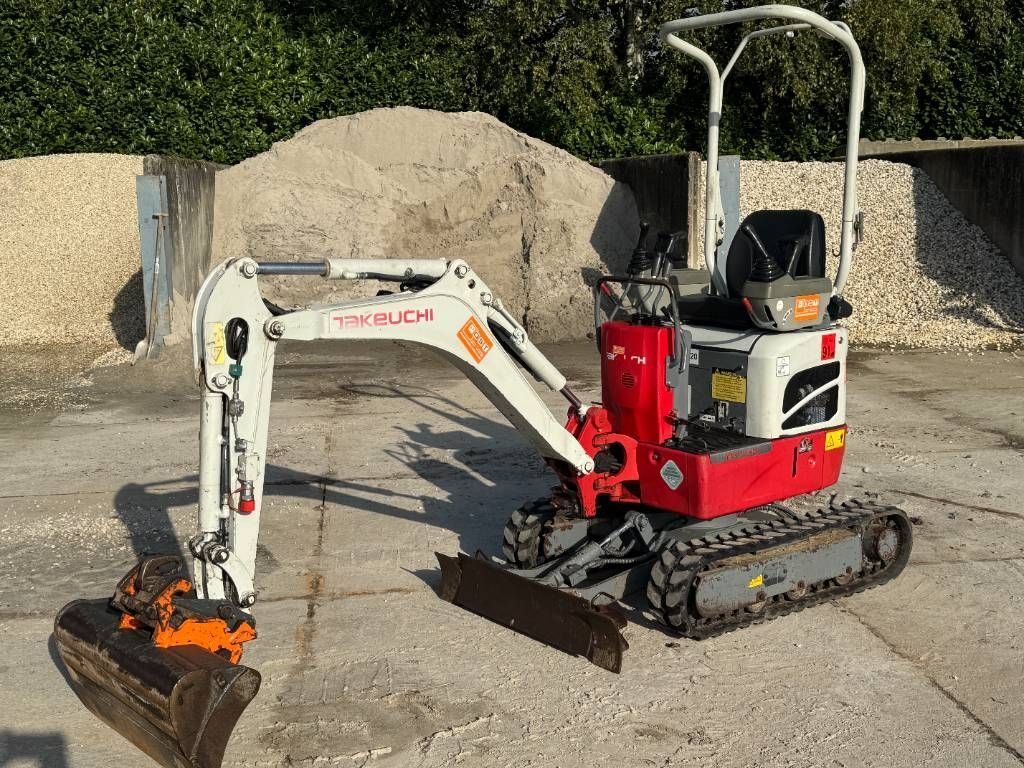 Takeuchi tb 210 r Mini-pelle 14 950 €