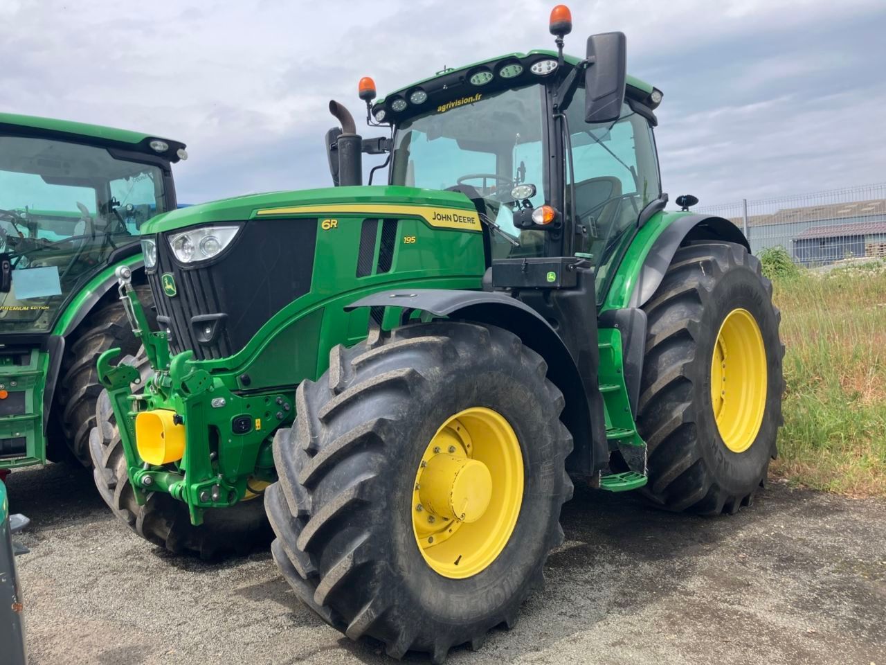 John Deere 6R 195 Tractor