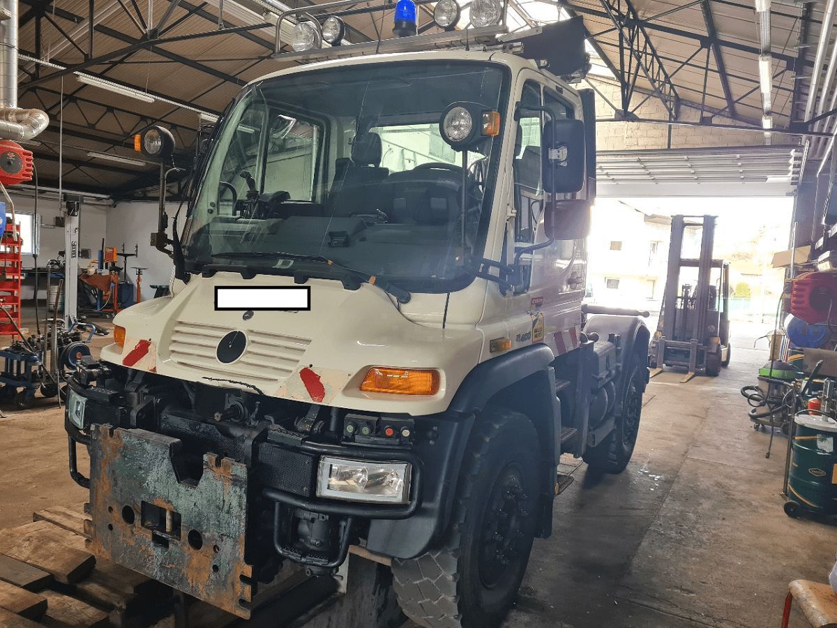 E-FARM: Mercedes-Benz u400 - Kraftfahrzeug - id ETVBRSE - 40.834 € - Baujahr: 2004 - Frankreich