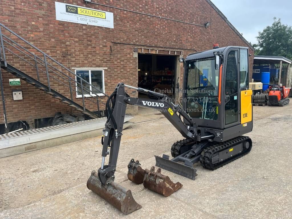VOLVO ec 18 e Mini excavadora  24.220 €