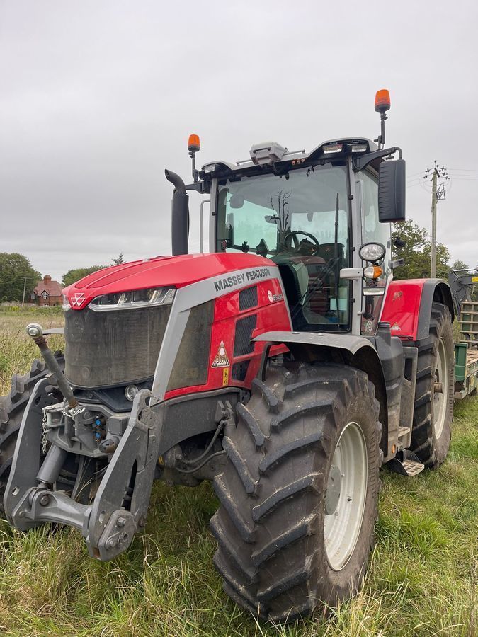 E-FARM: Massey Ferguson 8S.265 Exclusive - Traktor - id X51ATIM - 139.295 € - Baujahr: 2021 - Abgelesene Motorstunden: 435,Vereinigtes Königreich