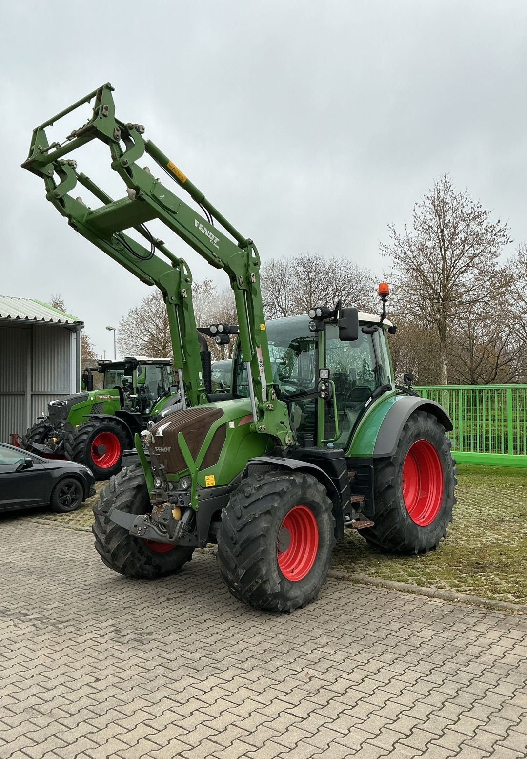 E-FARM: Fendt 313 Vario Profi - Traktor - id CR6Y7MP - 76.890 € - Baujahr: 2017 - Abgelesene Motorstunden: 3.044,Motorleistung (PS): 131,Deutschland