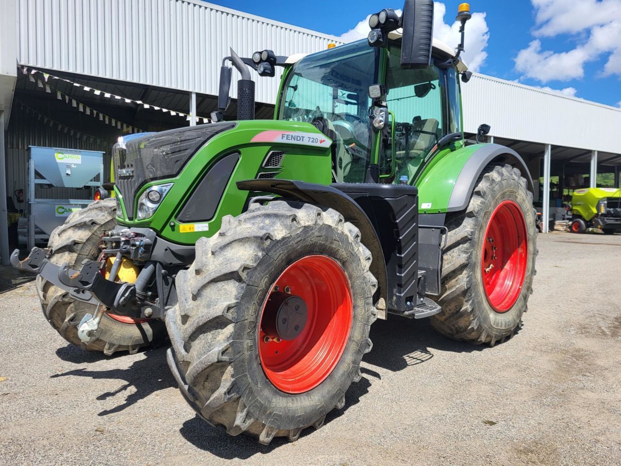 E-FARM: Fendt 720 Vario - Tracteur - id NSCVVYW - Année: 2020 - Lecture du nombre d'heure: 2 975,Puissance du moteur (chevaux): 200,France