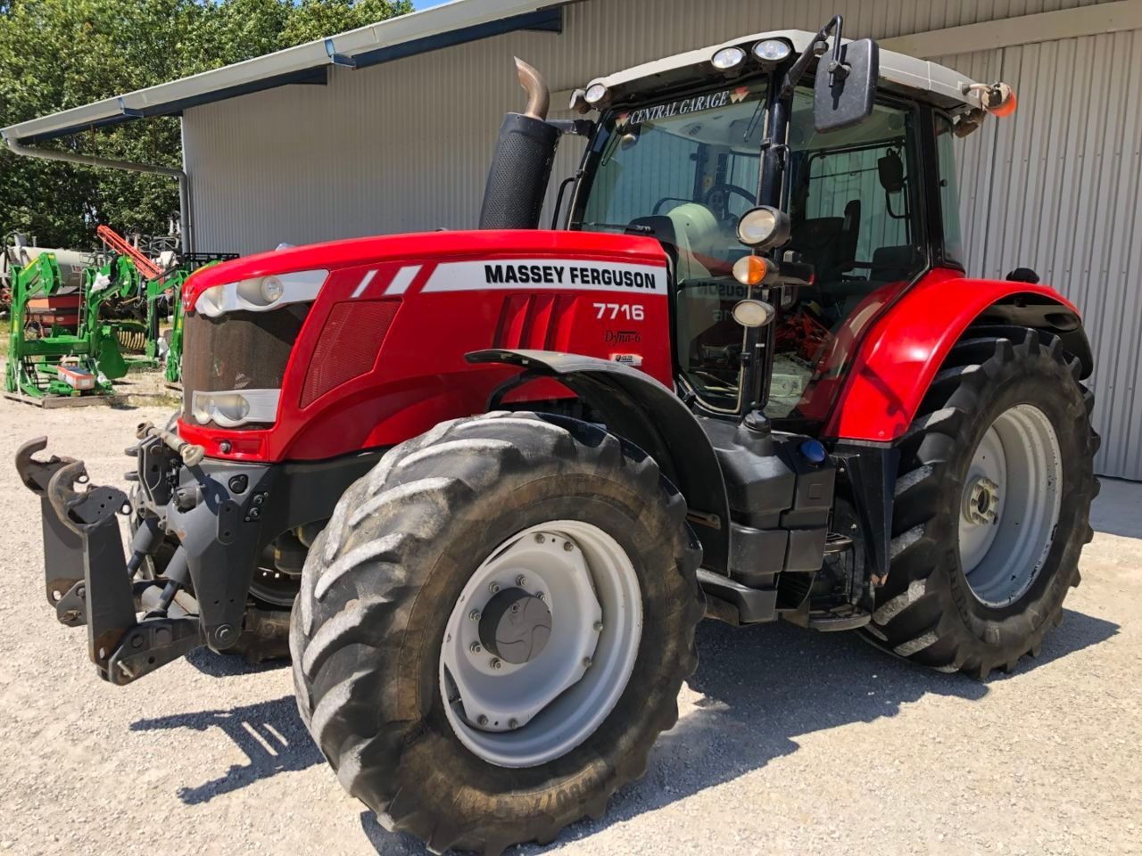 E-FARM: Massey Ferguson 7716 - Traktor - id EZDWDUA - 60.000 € - Baujahr: 2017 - Abgelesene Motorstunden: 4.800,Motorleistung (PS): 160,Frankreich