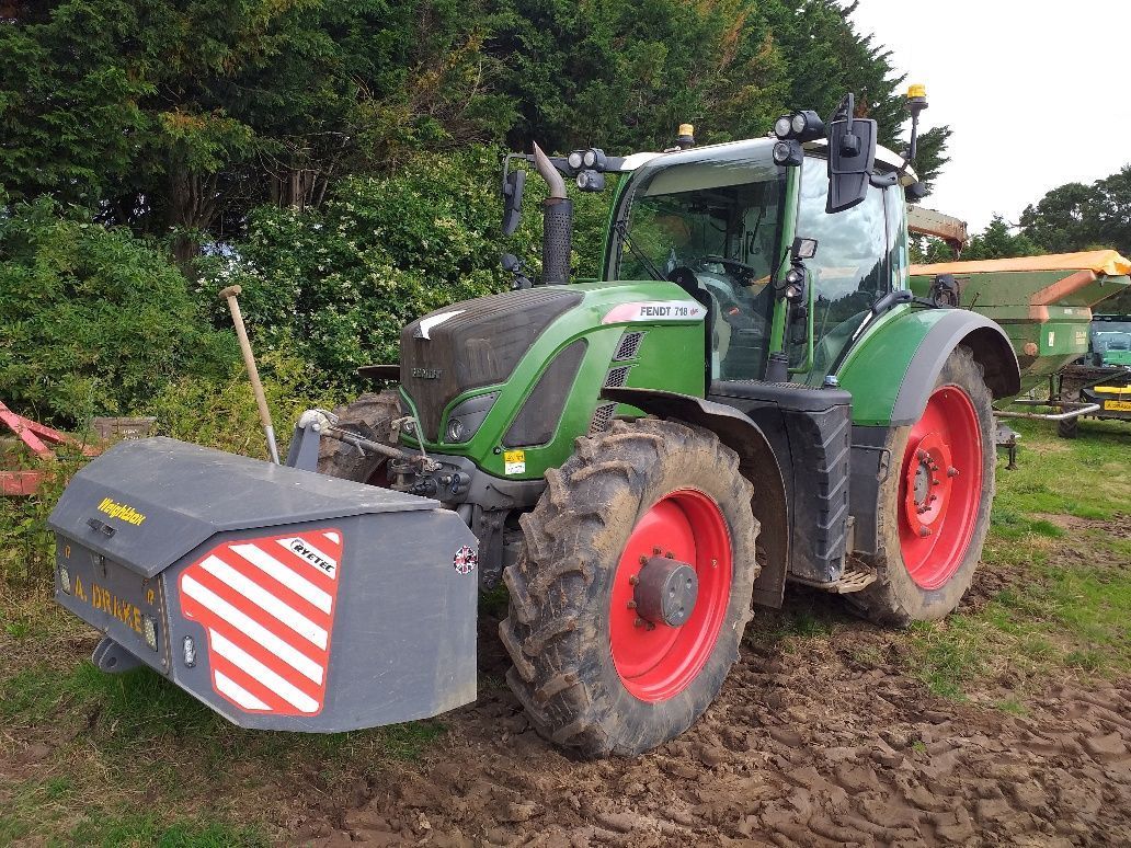 E-FARM: Fendt 718 Vario - Trattore - id EWZW1PU - 87.047 € - Anno di costruzione: 2019 - Ore: 6.900,Regno Unito